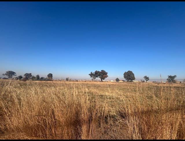 5,426M² VACANT LAND FOR SALE IN ROODS GARDENS